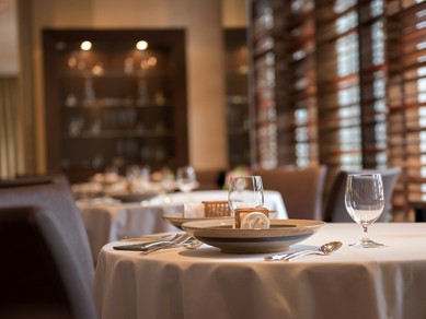 2人の「思い出の1ページ」を、色鮮やかに彩るレストラン