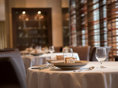 2人の「思い出の1ページ」を、色鮮やかに彩るレストラン