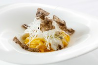その時の旬の食材を使用した窪津シェフのスペシャルお任せコースです