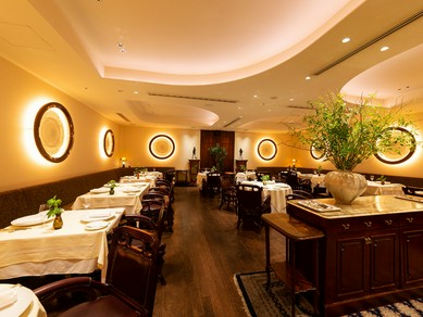 家庭的な温かみを感じるダイニング