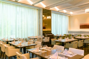 洋・和・中の本格料理をカジュアルに楽しめるホテルダイニング