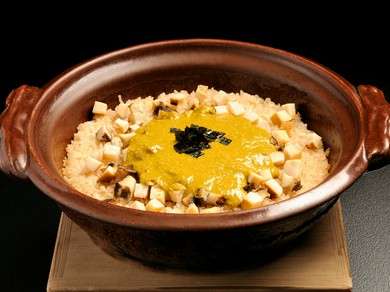 雲丹と鮑、極上のだしが織りなす贅の極み『鮑の肝トロご飯』