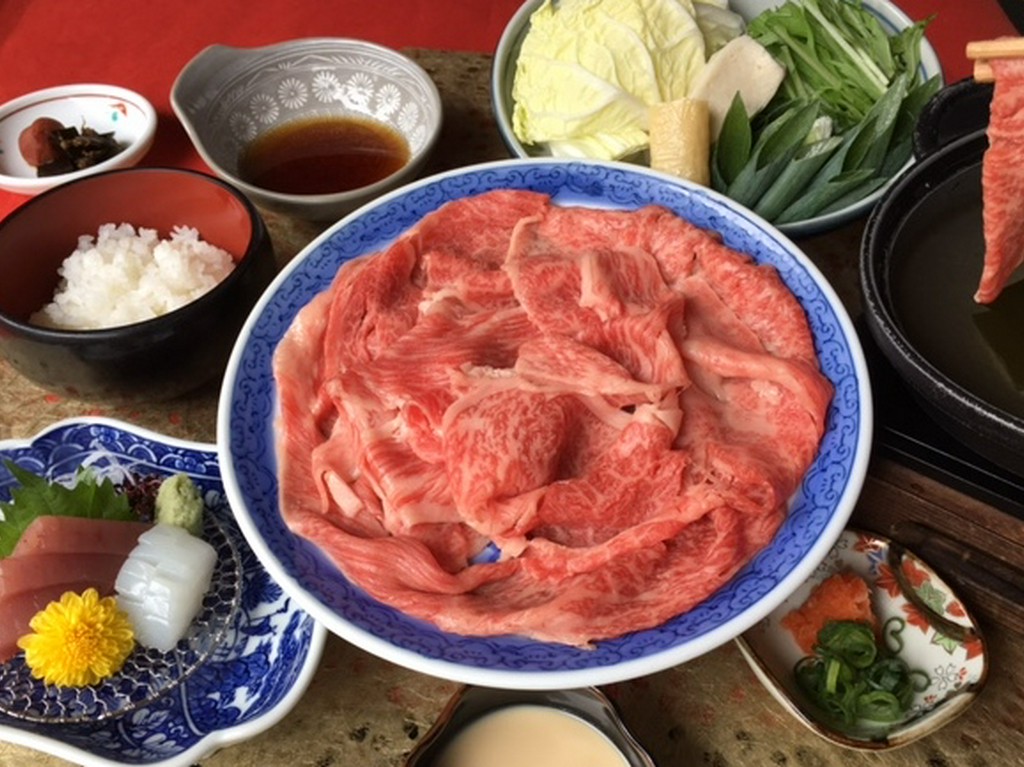 洗練された空間で、食事や会話を心ゆくまで堪能