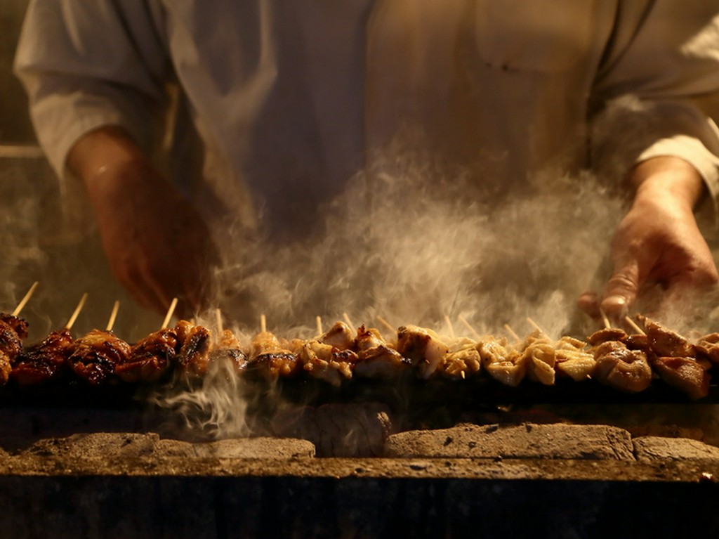 美味さを追求し辿り着いた「朝曳き地鶏」の新鮮な旨みに惚れる