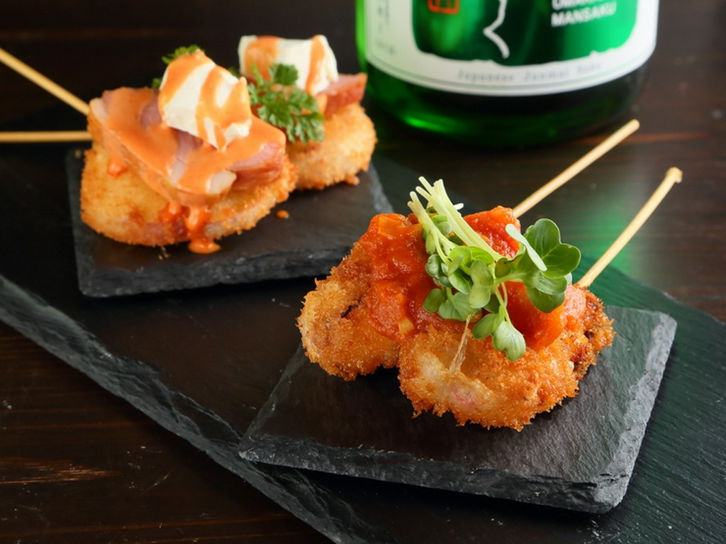 カラッ、サクッ！クロワッサン生地を使用した、名物の『串カツ』