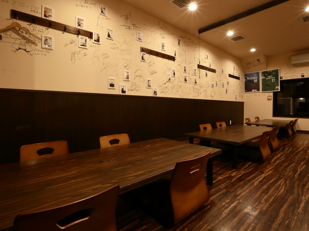 スポーツ選手やアーティストなど、業界著名人のファンも多数