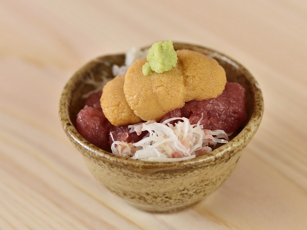 一口ほおばれば、海の幸の美味しさが口の中を征服。ペロリと食べられる『ミニうに丼』