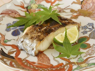 絶妙の火入れでふっくらと香り高く焼き上げる『焼き魚』