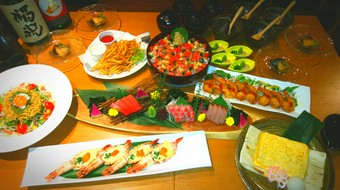 気の合う仲間と“気軽”に飲み会♪
～飲み放題2時間付！～
税込4,000円ポッキリ！！

