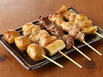 旨くて、何本でも食べたい！　『串焼き おまかせ盛り合わせ５本』