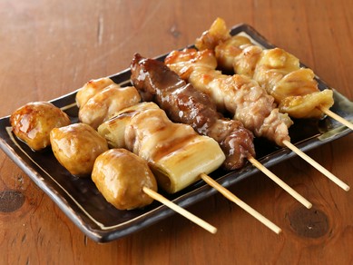 旨くて、何本でも食べたい！　『串焼き おまかせ盛り合わせ５本』