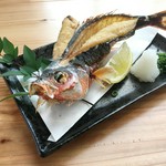 言わずと知れた、沖縄県魚。島では定番の一品です。
