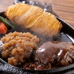 当店一押し!! 黒毛和牛100％ハンバーグ　（自家製オニオンソースorデミグラスソースよりお選び下さい。）