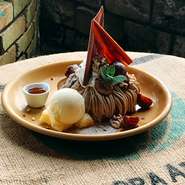 一年中楽しめる、季節ごとに替わるスイーツやパフェ