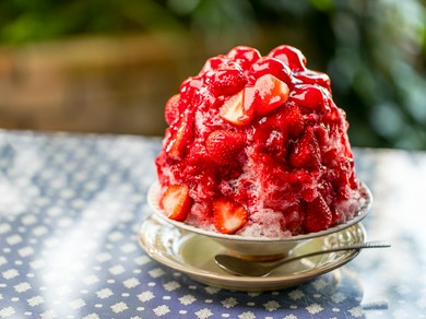 【夏Sweets】こだわりの奈良の純氷を使用・苺のかき氷は特に人気の『パフェみたいなかき氷』