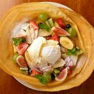 フルーツクレープ