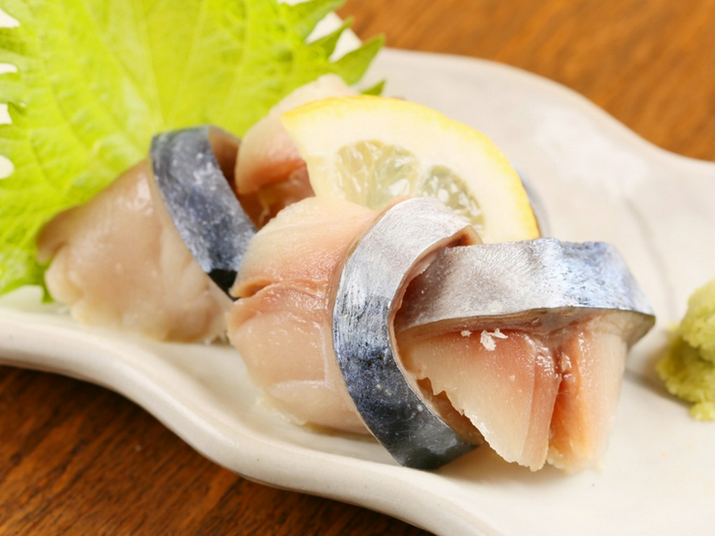 脂が乗って味わい深い『しめさば刺し』