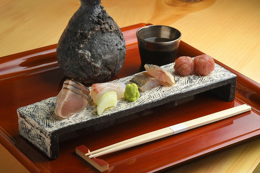 鮮度と品質にこだわった国産食材は、店主自ら市場で吟味