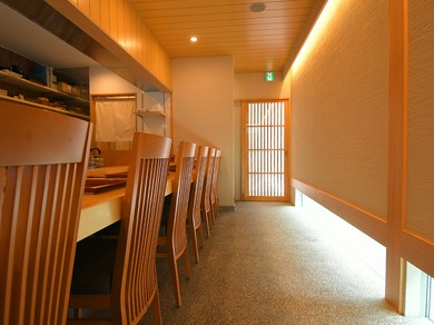 肩ひじ張らずに“一流”の懐石料理を味わう上質なデートはいかが