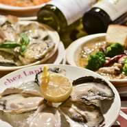 フランス料理出身のオーナーシェフがつくる料理は、どれも出汁取り方からこだわります。厳選した食材を使った料理は何を食べても美味しくて、ゲストの舌を喜ばせています。