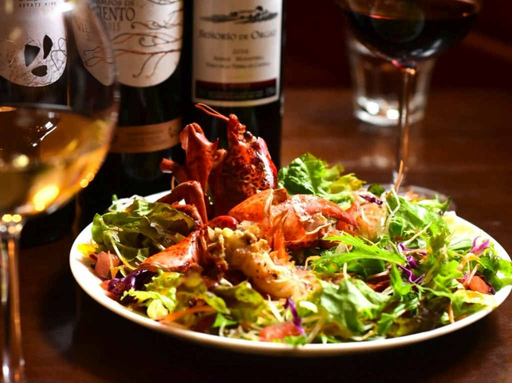 ローストオマール海老と季節野菜のサラダ ～トマトと生姜の自家製ドレッシング～