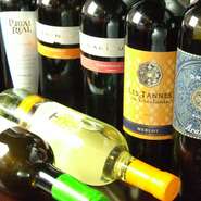 《フルボトル》
「おすすめワインメニュー」をご覧ください