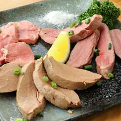 肉の旨みを堪能できる『鹿児島県産豚肉のお刺身盛り合わせ』