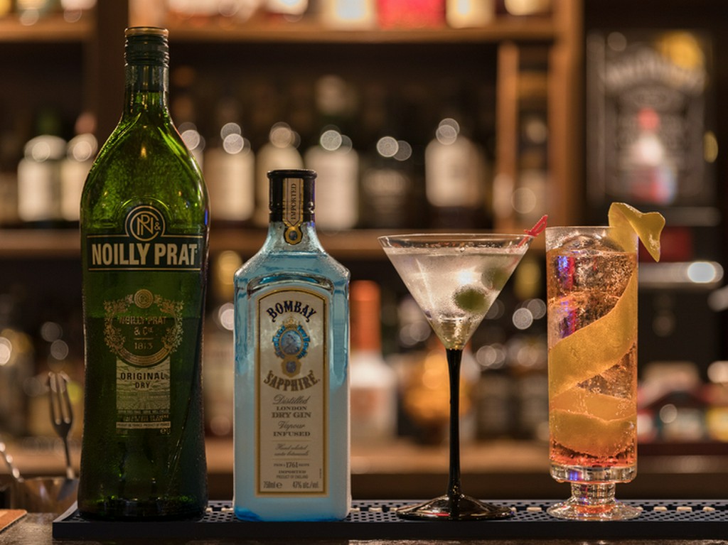 クラシックカクテルからシグネチャーまで。伝統の美酒で乾杯