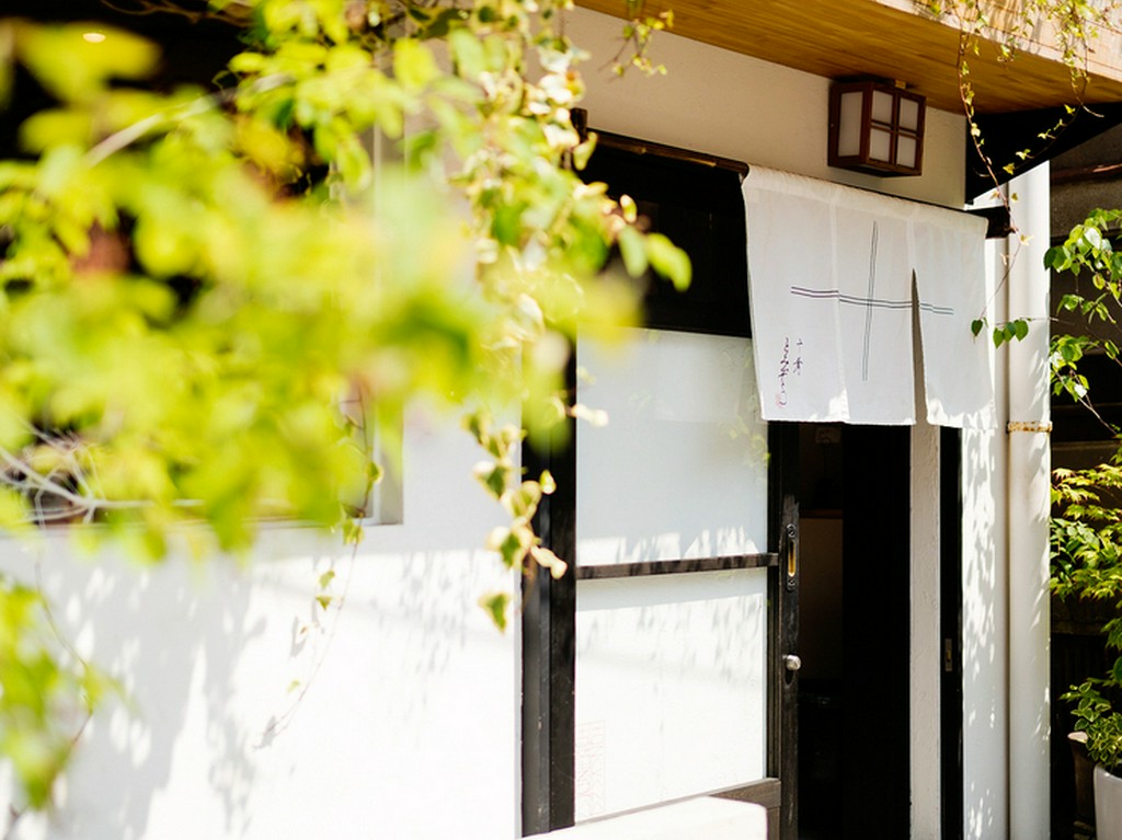 しっとりとした落ち着いた佇まいが上品