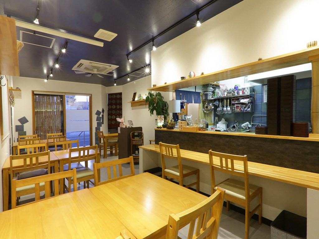 落ち着いた雰囲気の中、ゆったりと素材の滋味を堪能できる