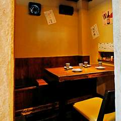 「テーブル個室完備」　日本酒と焼鳥に新鮮な鮮魚