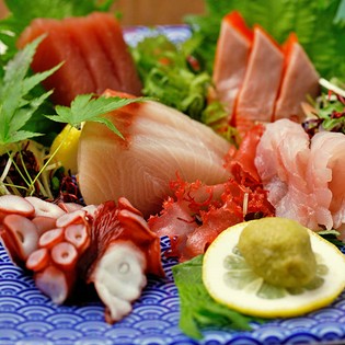 全国の漁港・現地卸から厳選。産地直送の「鮮魚」