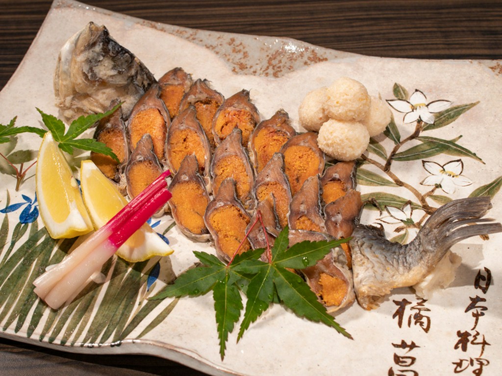 天然ニゴロ鮒を、近江の恵みでつくり上げる郷土料理『自家製鮒寿司』
