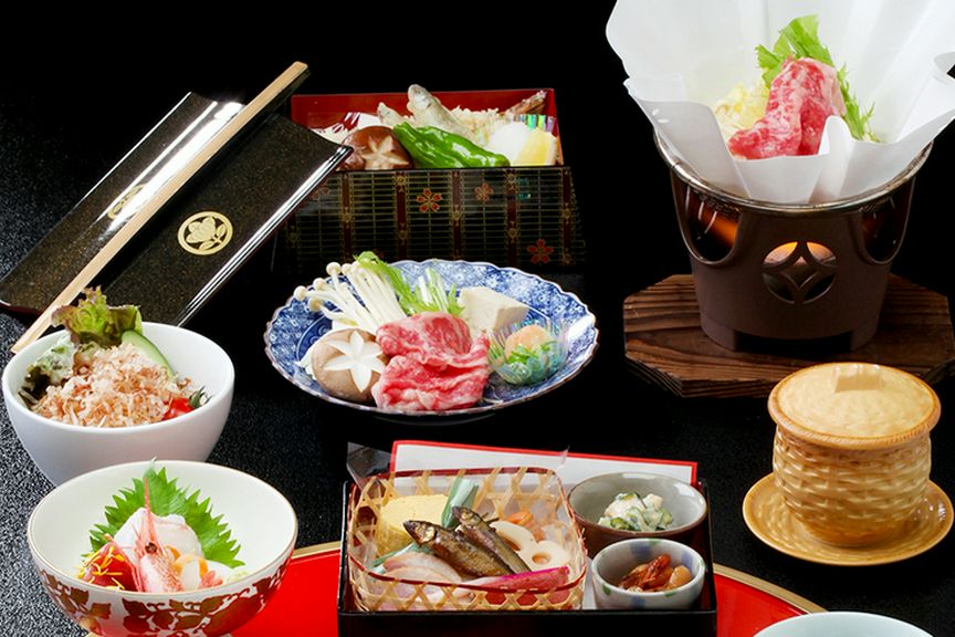 地産地消を大切に、絢爛豪華な食材がちりばめられた『大老御膳』
