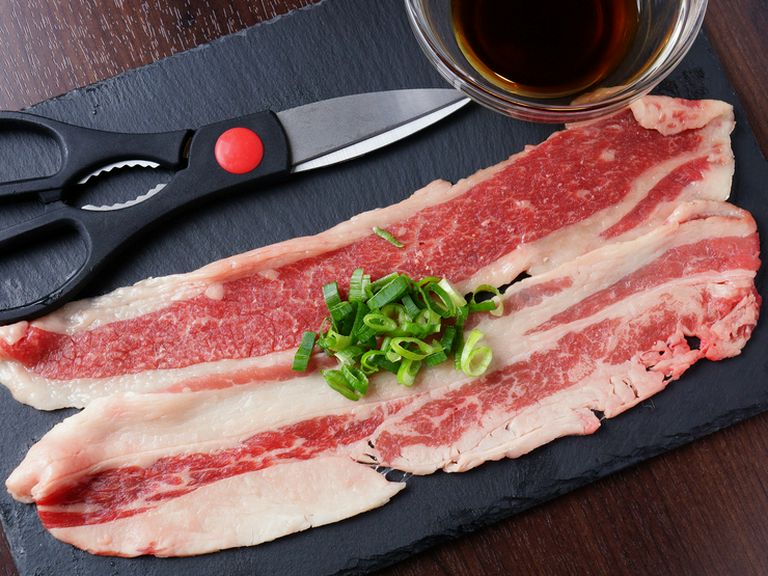 こだわりのポン酢で味わう『はみでる焼きしゃぶカルビ』