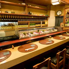 カウンターでちょっとした贅沢を満喫