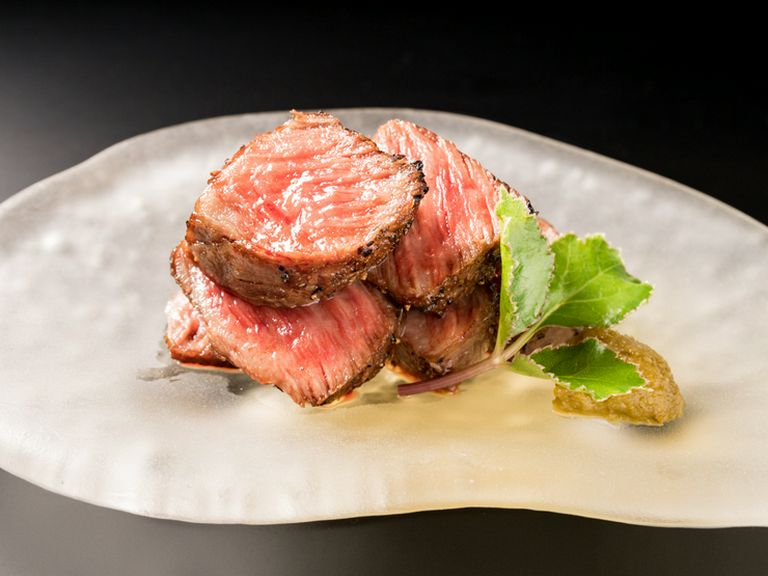 『厳選松阪牛の炙り柚子胡椒で』