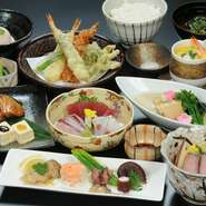 コースの予約は2名から。通常のコースに加えて、天ぷらを中心としたコースや鍋をメインにしたコースもあり。旬の味覚を味わいつくしてみませんか。