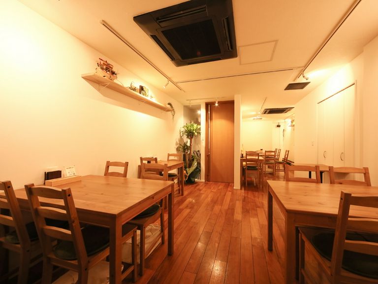 25名ほどの貸切にも対応。気さくな集まりに活用してみては如何