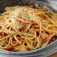 レギュラー／1100円　ハーフ／800円
厚切りベーコンと玉ねぎの甘みを生かしたトマトソース。