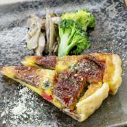 うなぎの香ばしさがやみつきになります。