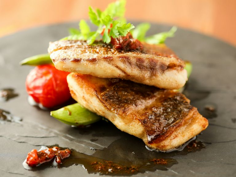 「牛肉」や「魚介」など、いずれも選りすぐりの素材を入荷