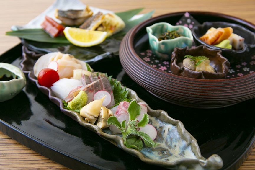 日本酒と相性の良い料理が一膳に『酒さかな膳』