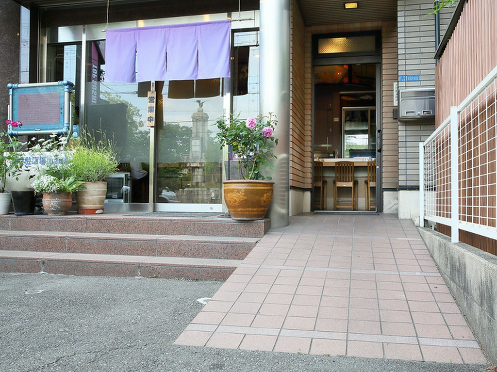 車椅子の方でも安心して訪れられる「バリアフリー対応」