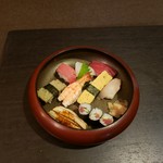 中トロ、にぎり6貫（ほたて、まぐろ、かんぱち、たこ、いか、えび、玉子等）、細巻き　単品