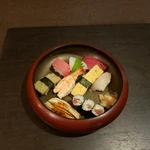 中トロ、にぎり6貫（ほたて、まぐろ、かんぱち、たこ、いか、えび、玉子等）、細巻き　単品