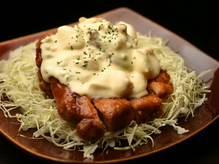 店主渾身、手づくりのタルタルと共に頂く『チキン南蛮』