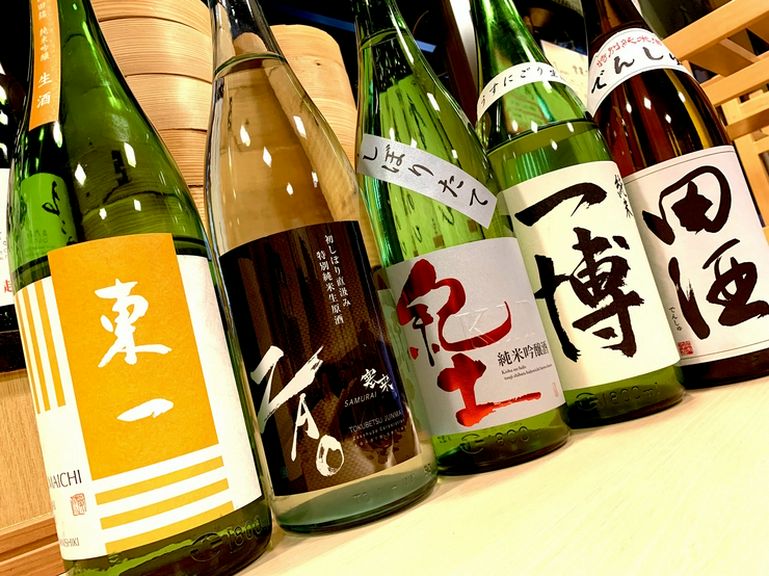 宮城県を始め、各地の美味しい日本酒をラインナップ