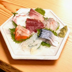 お刺身盛り合わせ