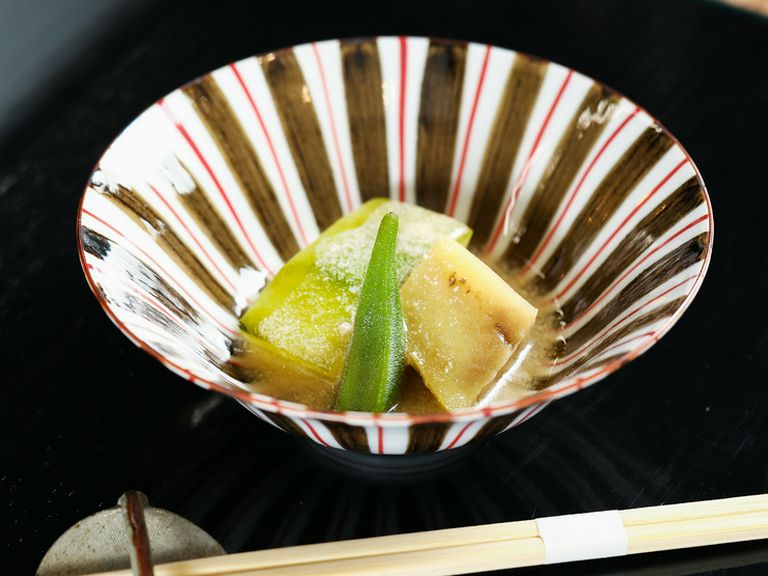 日常を忘れ、食に没頭する贅沢な時間